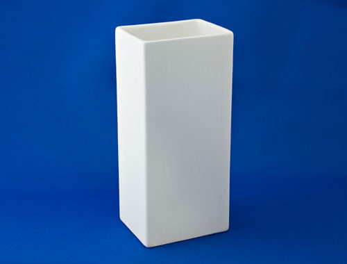   Viereckige Vase Höhe 22 cm € 31,90