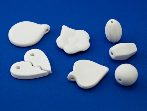 Anhänger und Perlen von je € 3,90 bis € 6,90